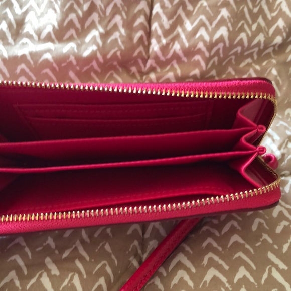 Coach Wristlet - Picture 3 of 4